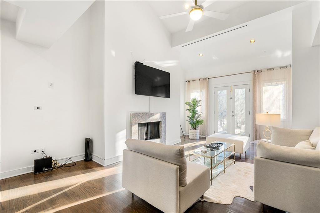 2840 Peachtree Rd Nw ##502 - Photo 3 of 27