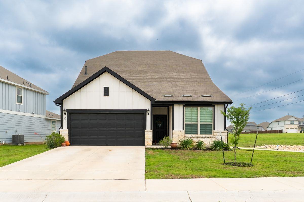 237 Sand Lily Ln