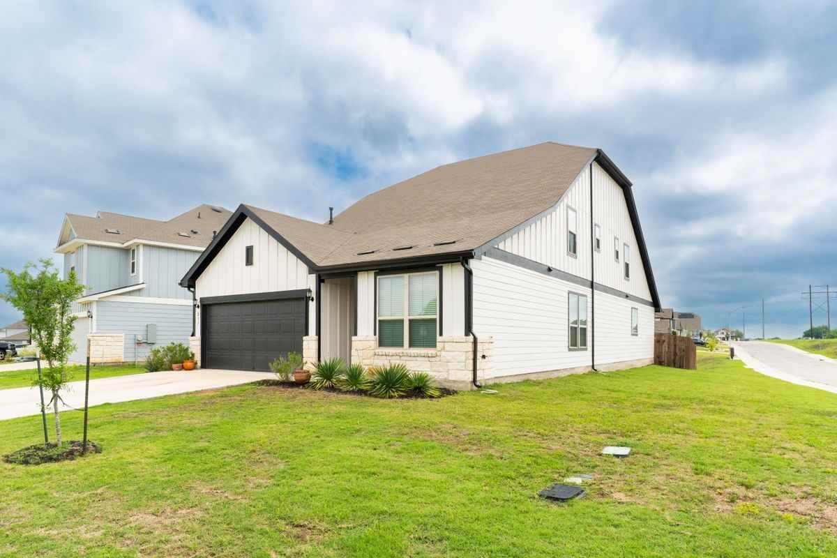 237 Sand Lily Ln - Photo 4 of 24