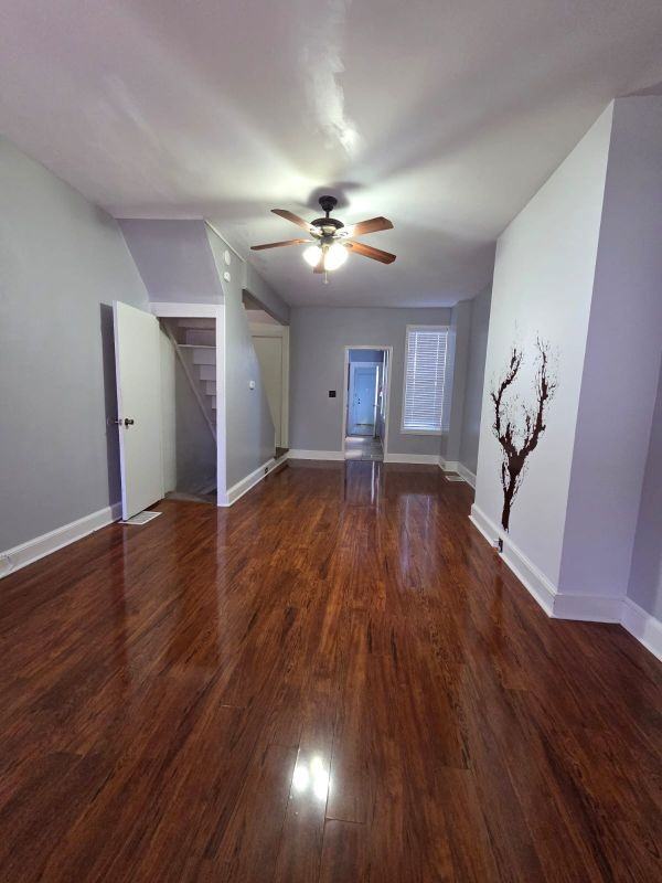 537 Windsor St - Photo 2 of 6