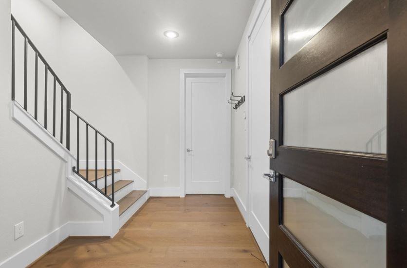 836 Fisher St ##D - Photo 3 of 28