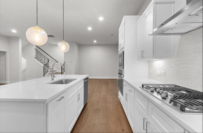 836 Fisher St ##D - Photo 4 of 28