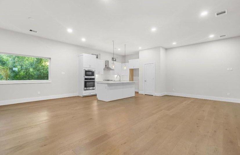 836 Fisher St ##D - Photo 7 of 28