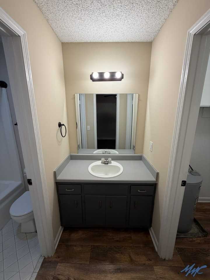 1434 E Main St #9 - Photo 7 of 8