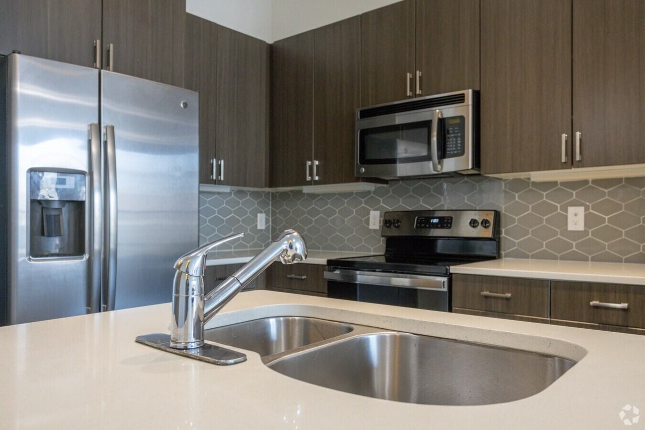 2727 Commercial Center Blvd #GLC2 - Photo 2 of 10