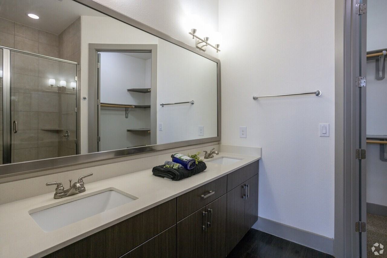 2727 Commercial Center Blvd #GLC2 - Photo 5 of 10