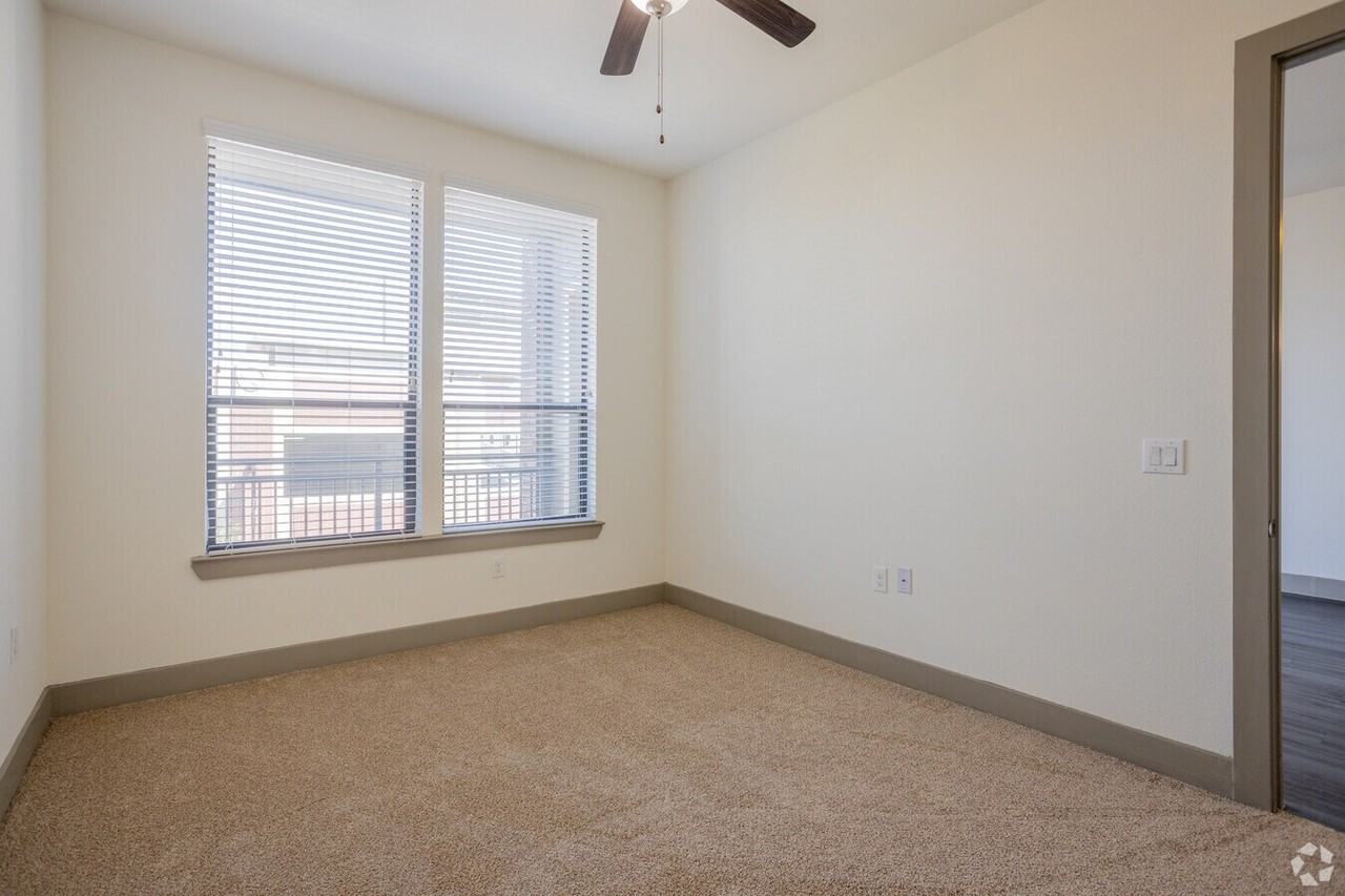 2727 Commercial Center Blvd #GLC2 - Photo 6 of 10