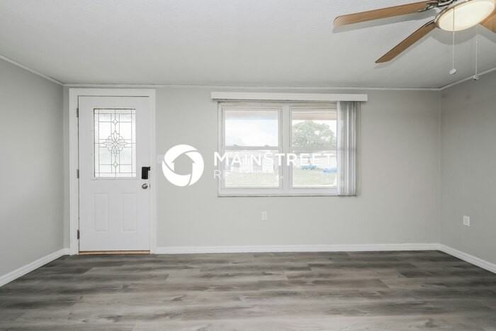9211 Chatam Ln - Photo 3 of 16