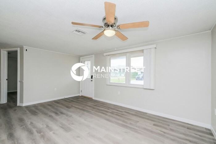 9211 Chatam Ln - Photo 4 of 16