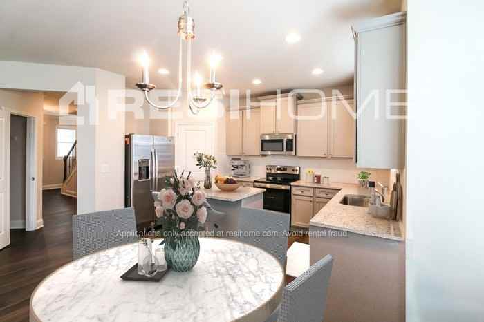 609 Verdant Crane Ct - Photo 4 of 15
