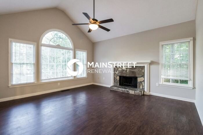 28 Mindy Ct - Photo 2 of 15