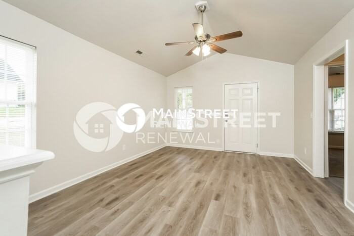 2731 Lomond St - Photo 4 of 16