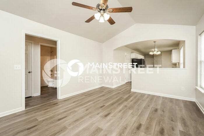 2731 Lomond St - Photo 6 of 16