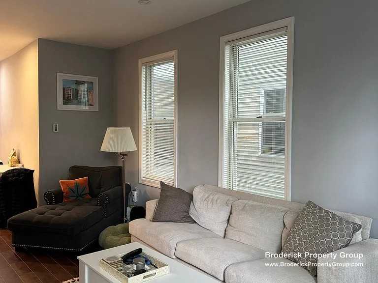 17 Mercer St #1 - Photo 4 of 16