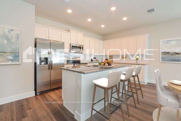5192 Hartwood Loop - Photo 3 of 15