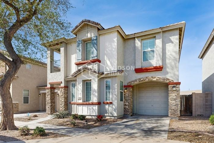 2808 S 100th Dr