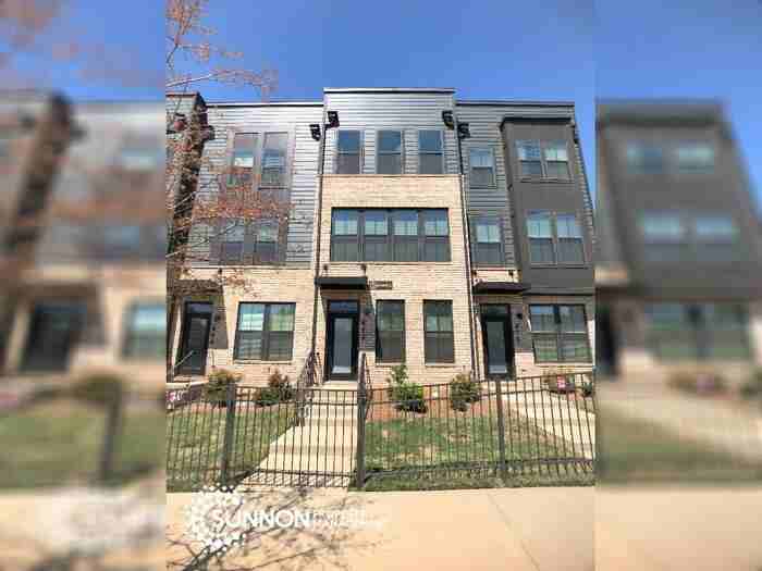 462 W Tremont Ave