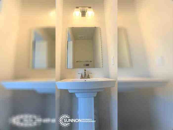 462 W Tremont Ave - Photo 5 of 31