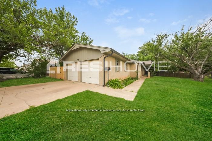 1832 Gale - Photo 3 of 17