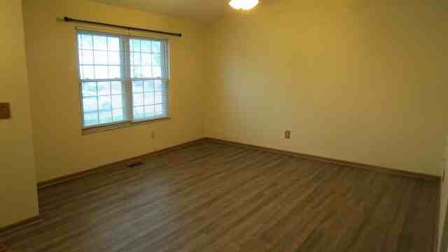 1106 Rendezvous Ln - Photo 3 of 19
