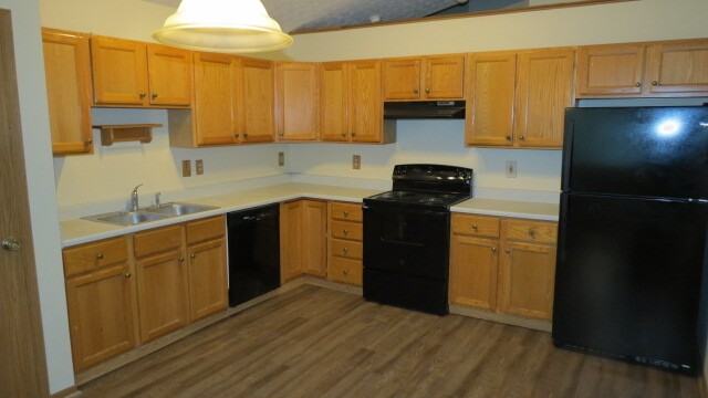 1106 Rendezvous Ln - Photo 4 of 19