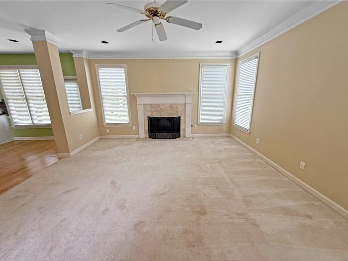 805 Yosemite Dr - Photo 2 of 19