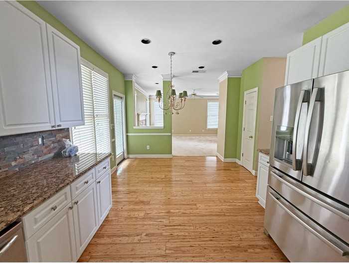 805 Yosemite Dr - Photo 4 of 19