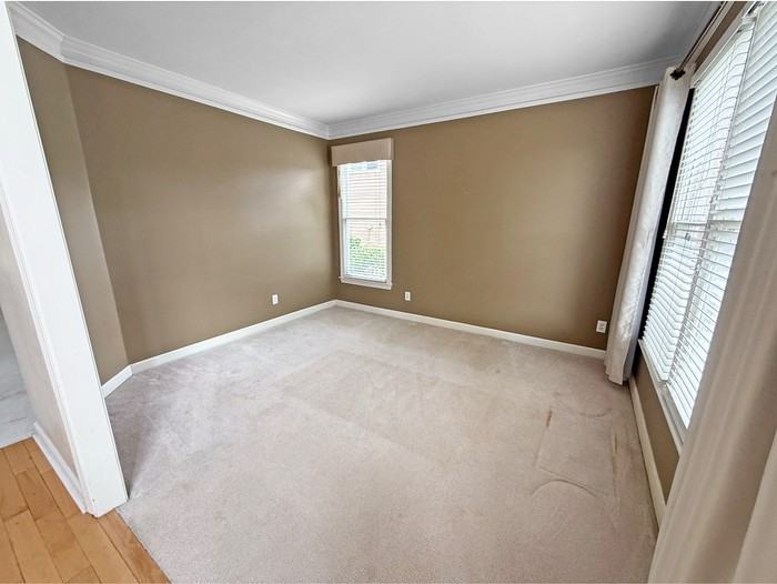 805 Yosemite Dr - Photo 5 of 19
