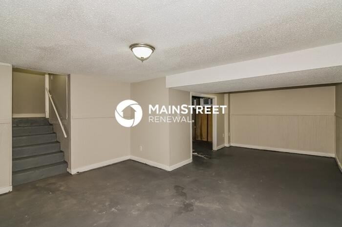 9302 Fairwood Dr - Photo 6 of 15