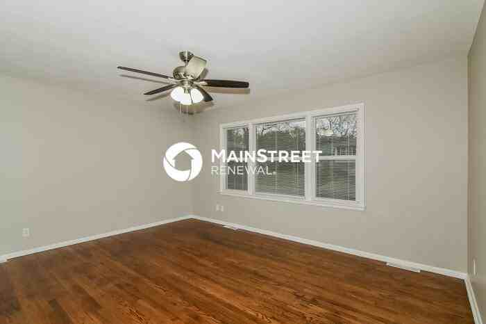 9302 Fairwood Dr - Photo 7 of 15
