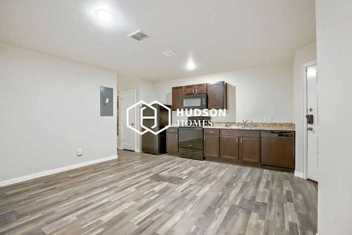 923 Burgan St #A - Photo 4 of 16