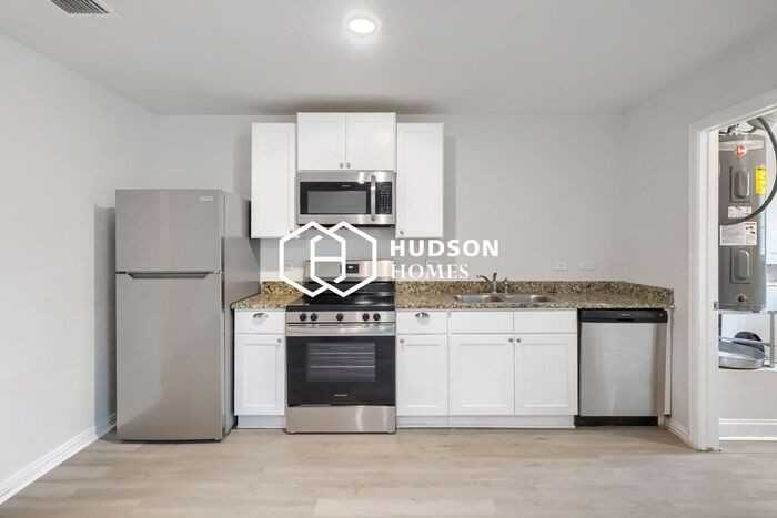 3327 Martin Luther King Dr #A - Photo 5 of 15