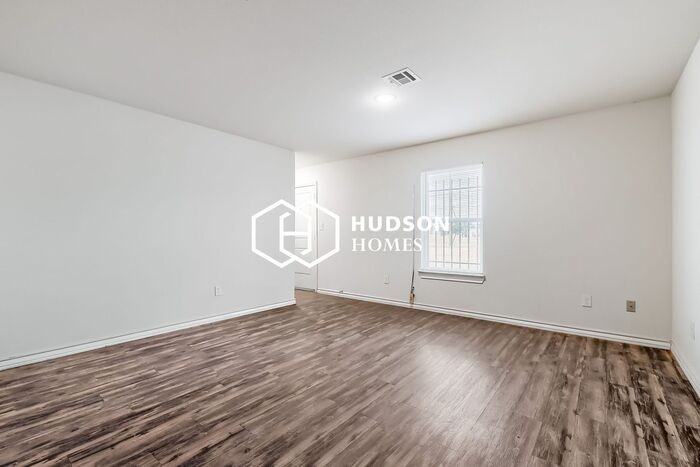804 David Ave - Photo 4 of 14