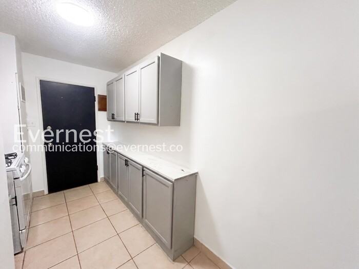 906 1/2 Carlisle St - Photo 7 of 20