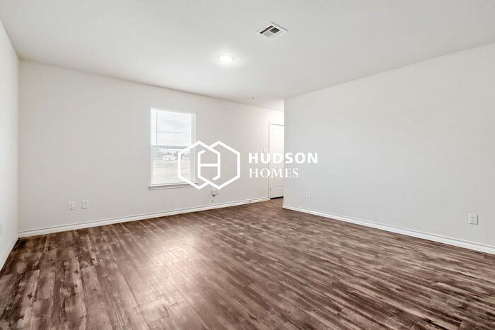 1014 David Ave - Photo 4 of 14