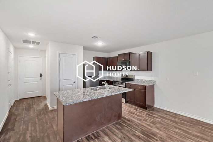 1014 David Ave - Photo 5 of 14