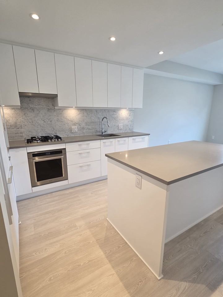 110 17th Street East #615 - Photo 6 of 11