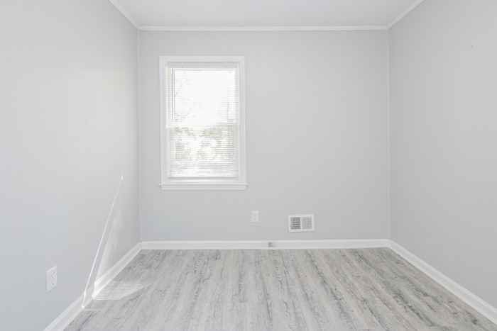 2246 Rolling Hills Rd - Photo 6 of 9