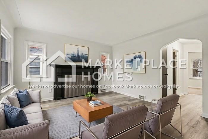 11235 Roxbury St - Photo 2 of 25