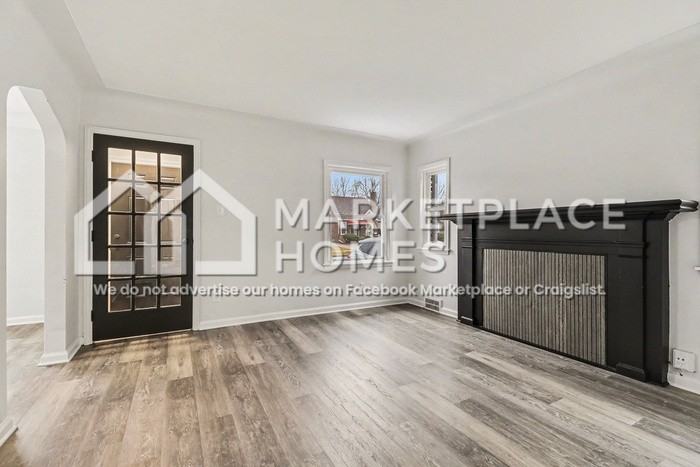 11235 Roxbury St - Photo 4 of 25
