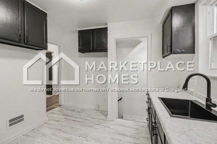 11235 Roxbury St - Photo 7 of 25