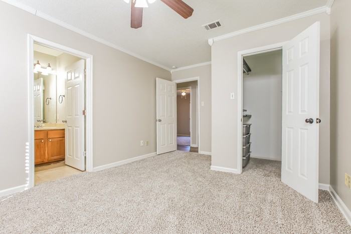 14806 White Oaks Ln - Photo 7 of 10