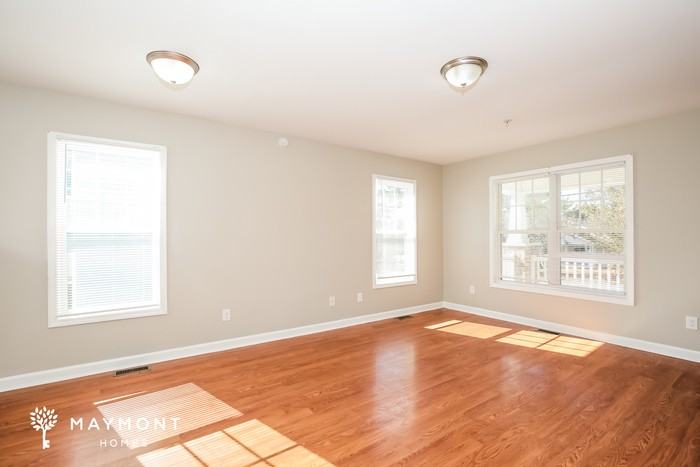 1447 Cherry St - Photo 3 of 9