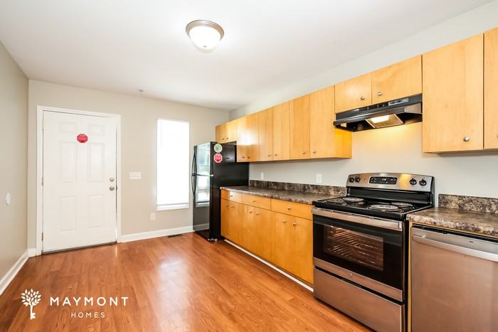 1447 Cherry St - Photo 5 of 9
