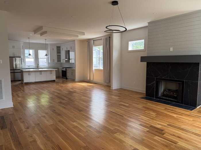 2321 Carter Ave #A - Photo 3 of 31
