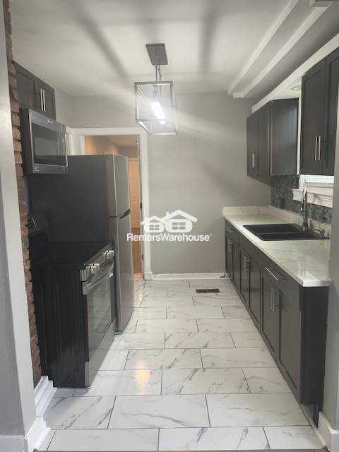 5215 Walrond Ave - Photo 3 of 6