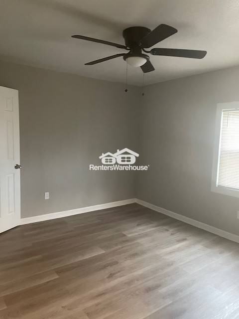 5215 Walrond Ave - Photo 4 of 6