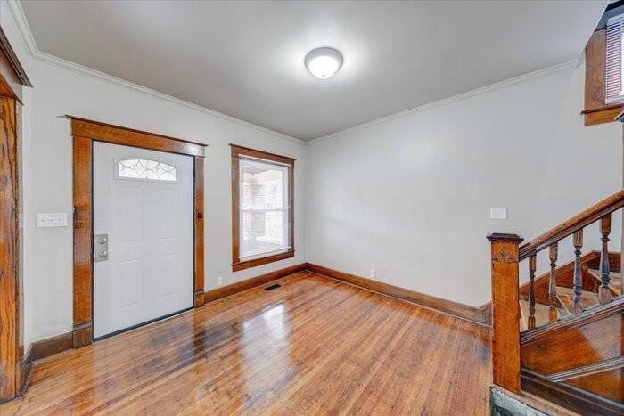 960 Eastern Ave - Photo 4 of 20