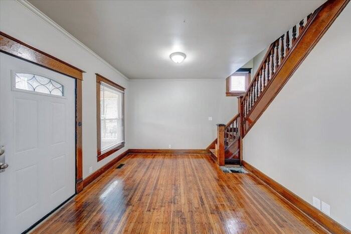 960 Eastern Ave - Photo 5 of 20