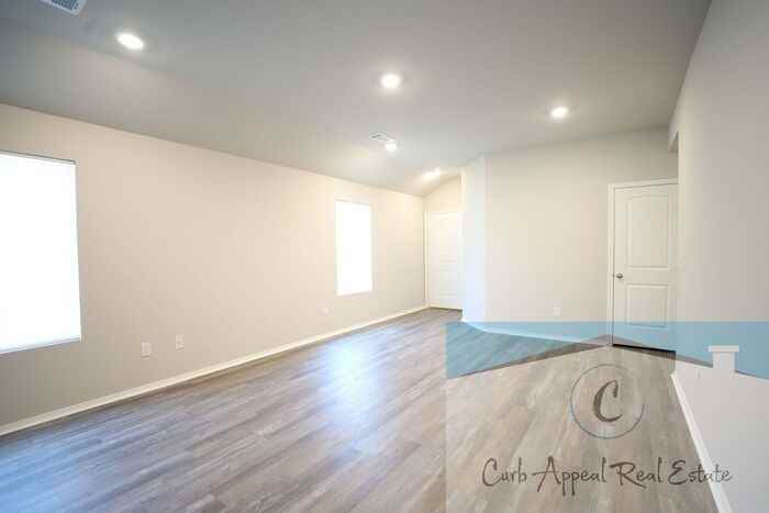 5502 Crockett Dr - Photo 3 of 15